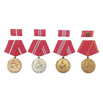 Medaille DDR Kampfgruppe kompletter Satz