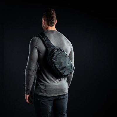 Umhängetasche FADE SLING SCHWARZ