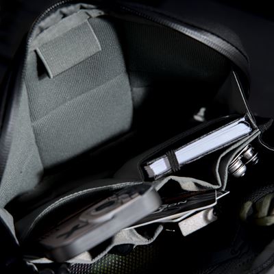 Umhängetasche CONSUL SLING SCHWARZ